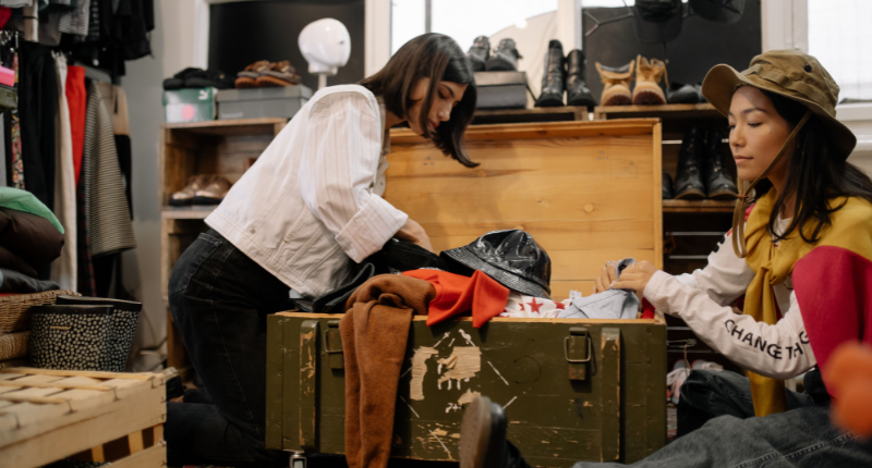 Teen flipping items on ebay and selling clothes online