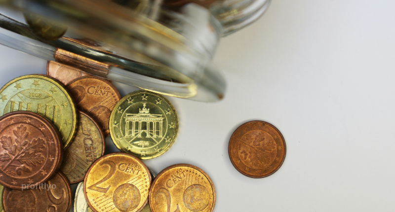 how to save money for holidays budget categories jar with coins